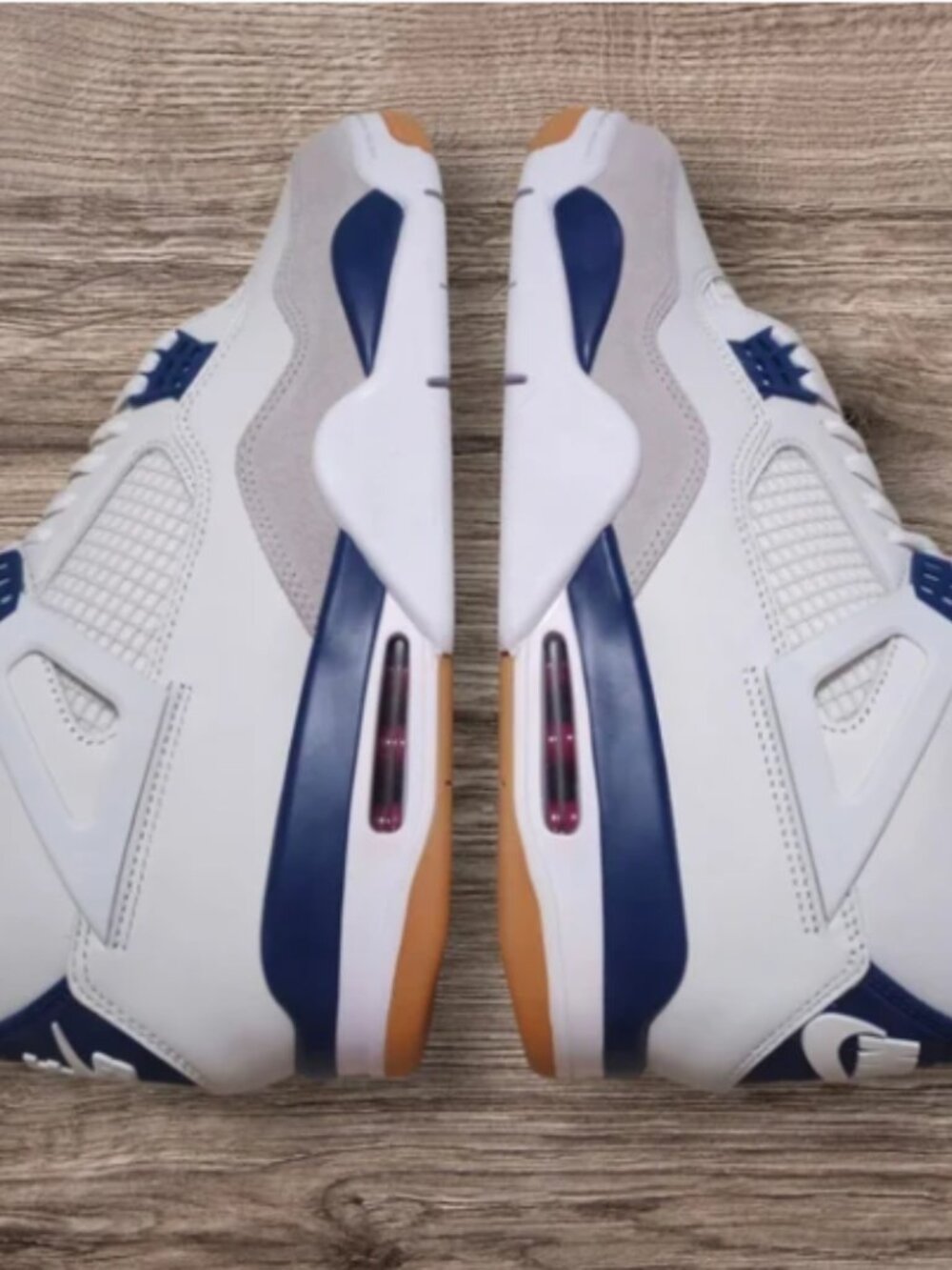 Air Jordan 4 Retro SB Navy Sneakers